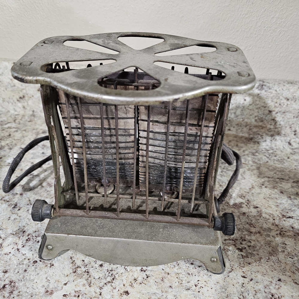 Vintage Turnover Toaster with Cord - Picture 3 of 9